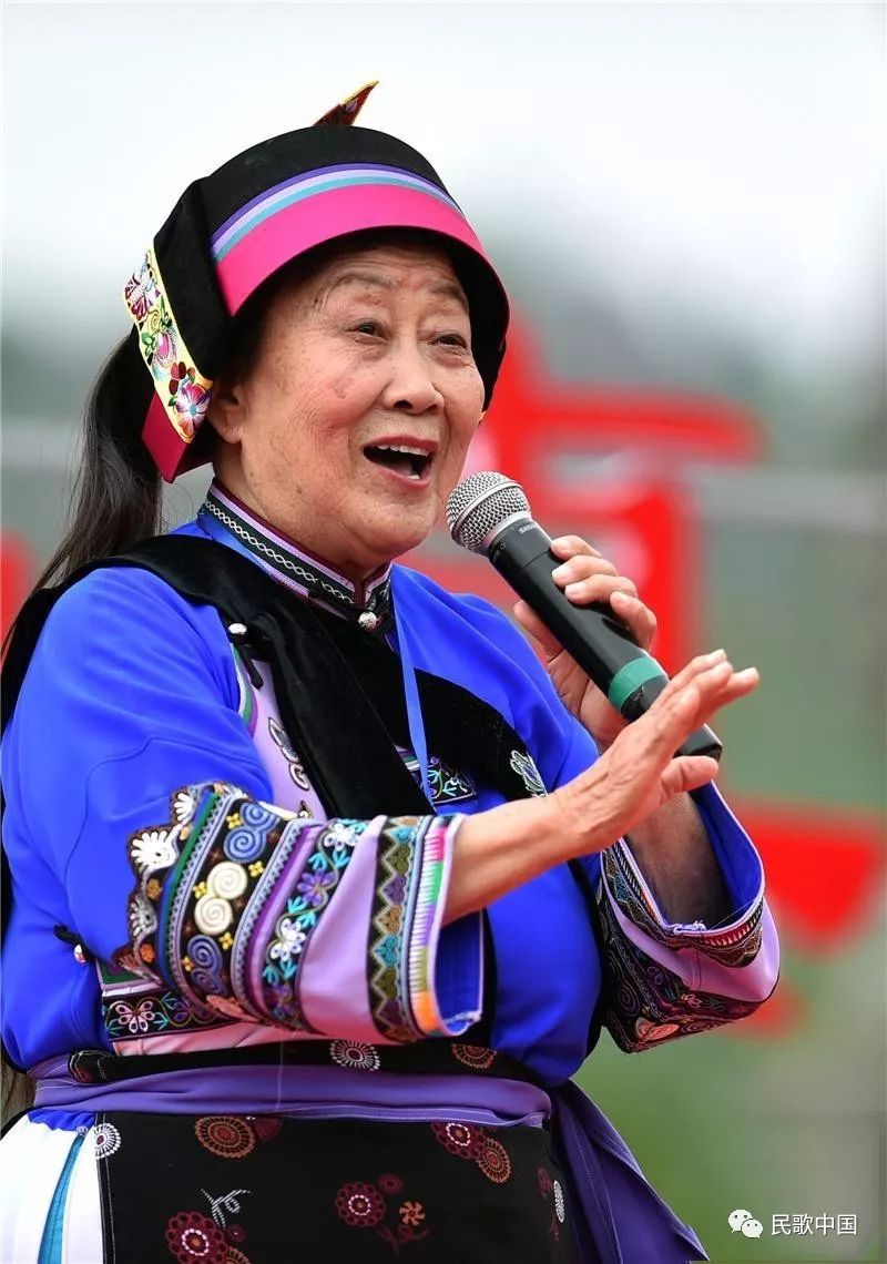 她是老一辈歌唱家,扎根云南60多年,曾为《阿诗玛》献唱,却在文革中