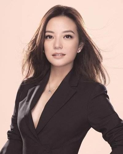 赵薇官宣监制主演电影《两只老虎》,却遭到网友抵制,你怎么看?