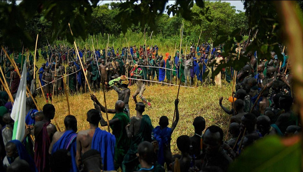 埃塞俄比亚苏里部落独特的仪式,通过战斗来求偶