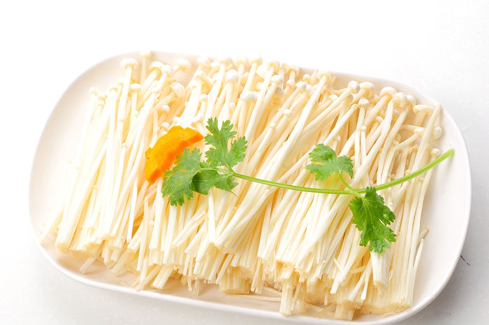 自己在家做秘制泡椒金针菇