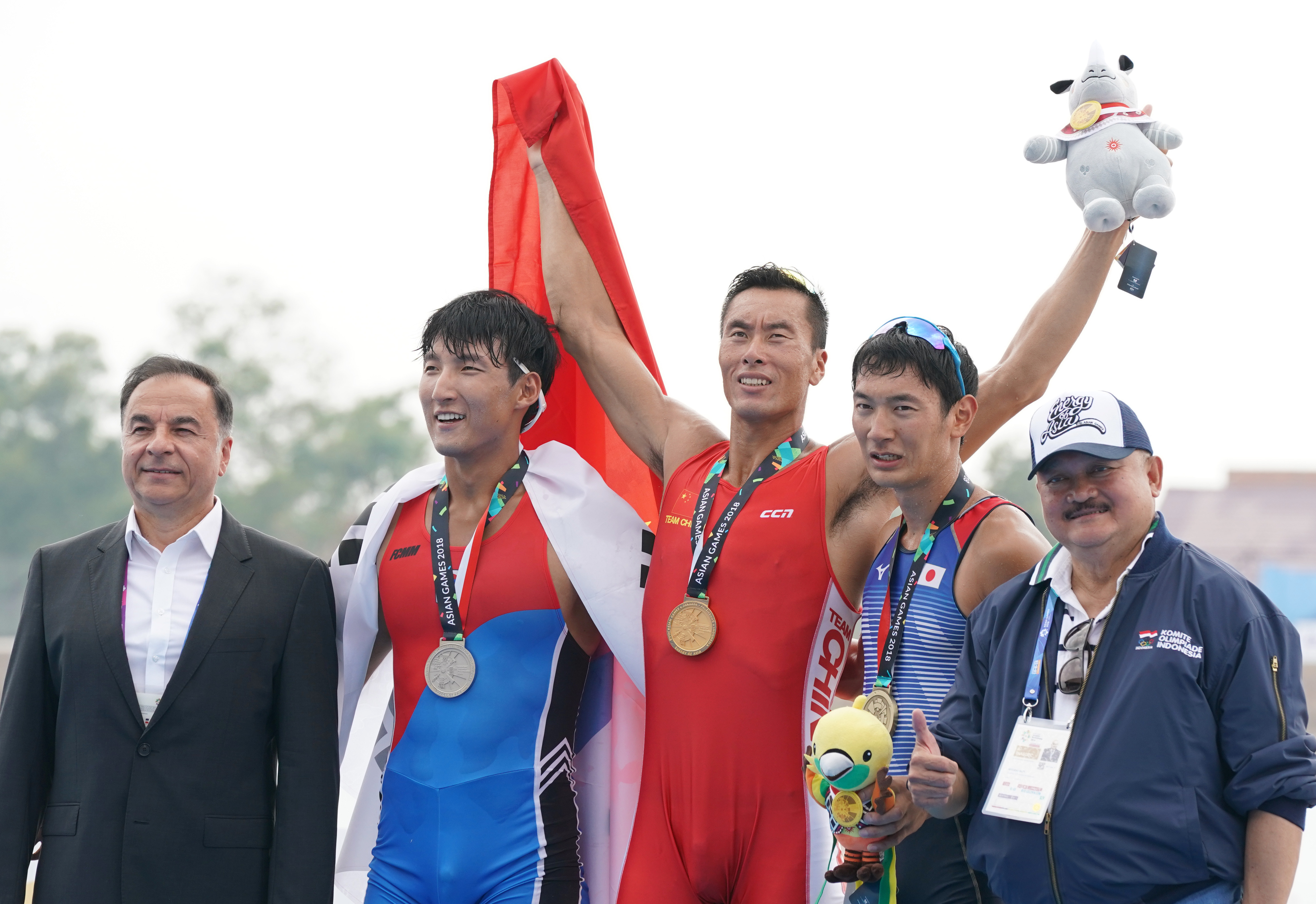 赛艇——男子单人双桨颁奖仪式举行(4)