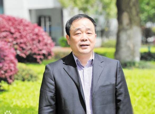 长沙市财政局局长李洪波主动投案