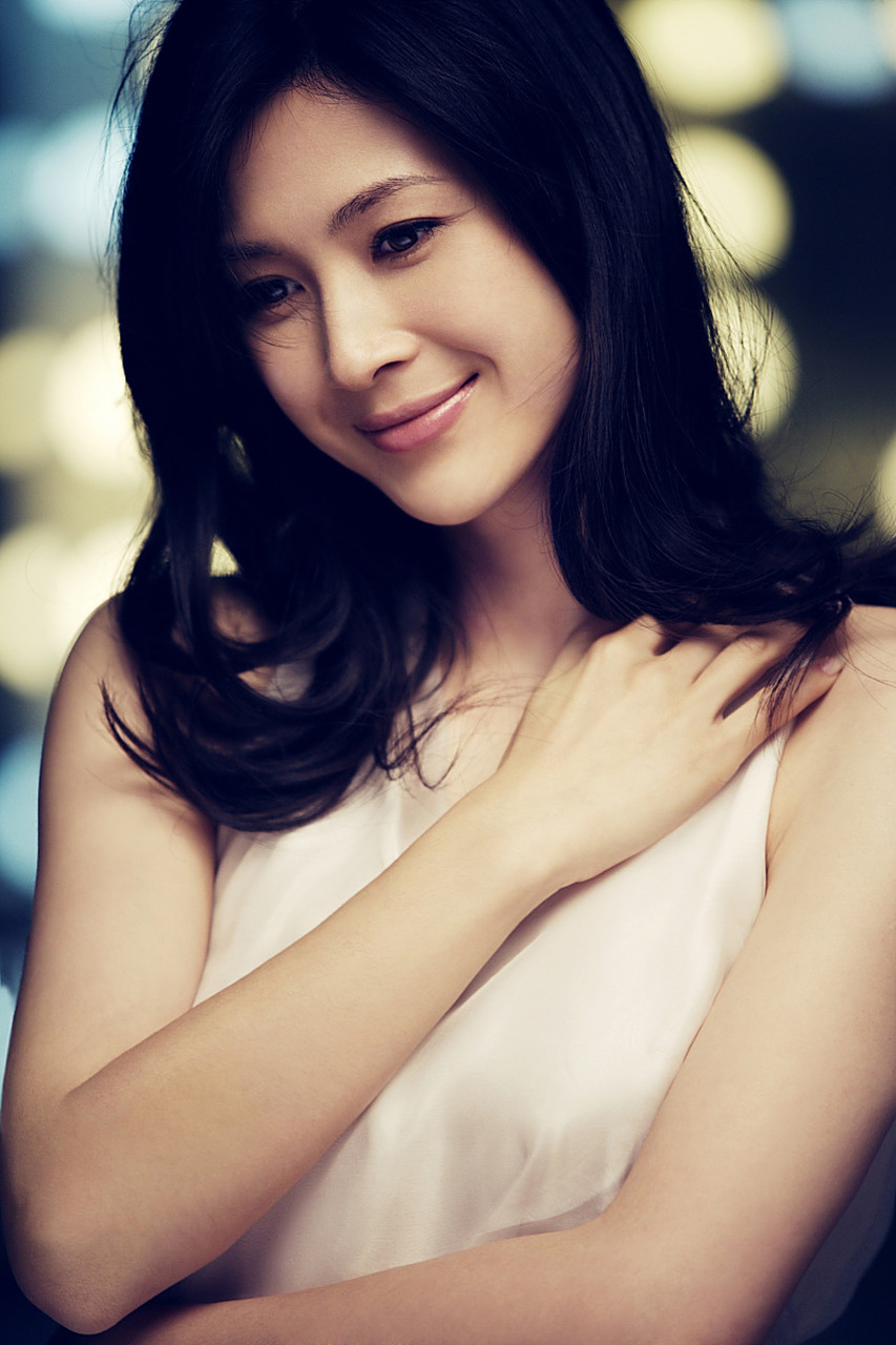 童蕾扮演亮剑中的田雨,漂亮的女护士,与李云龙恋爱