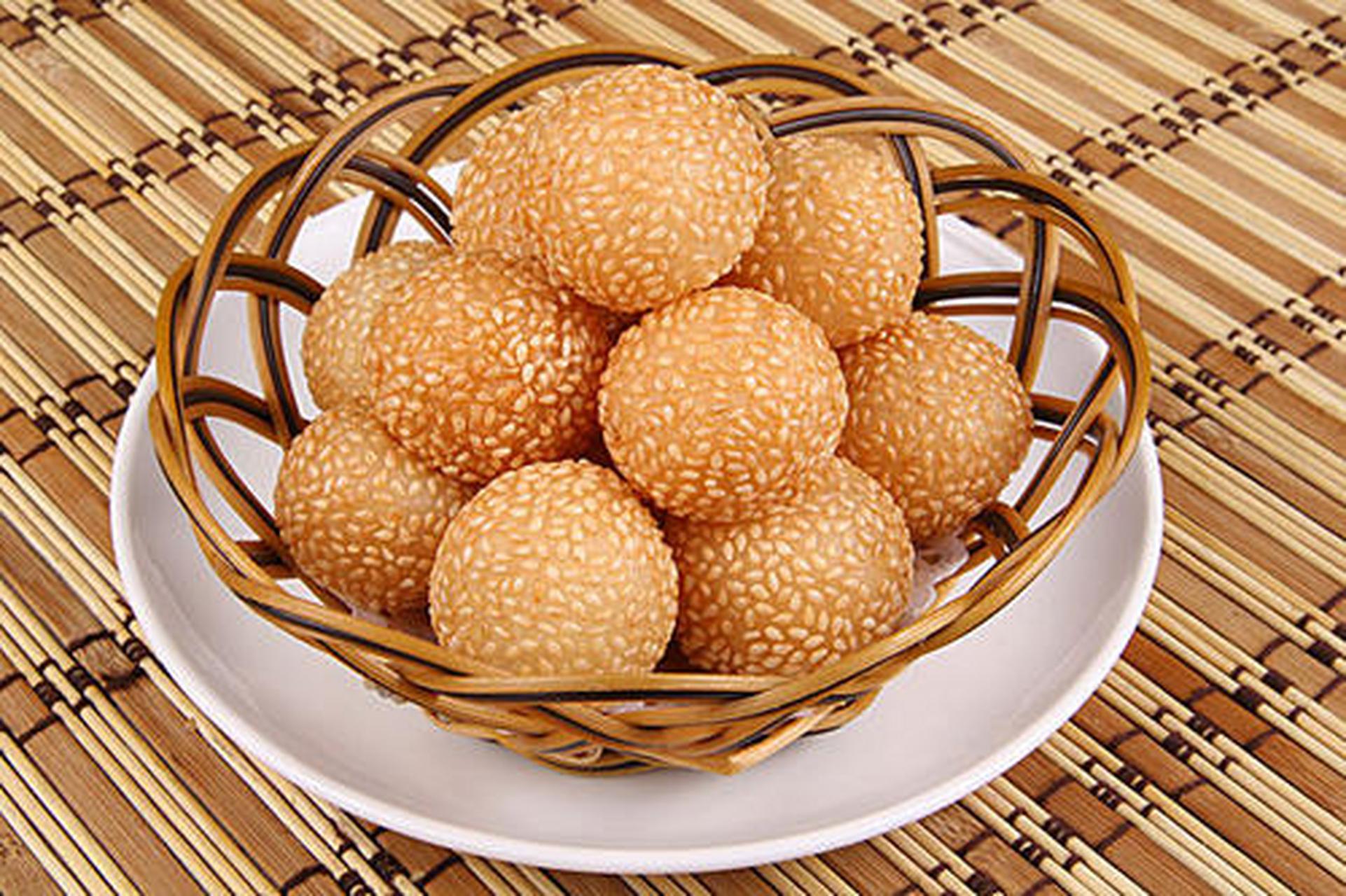 百城百味#杭州美食麻球王在浙江杭州也是一道传统的小吃,麻球王的