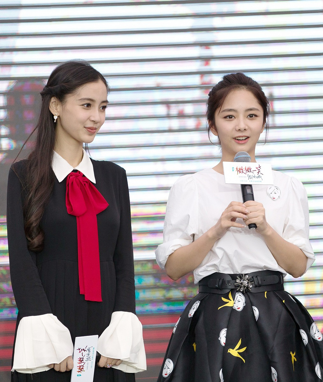 谭松韵的微笑,如春风拂面,温文尔雅,充满治愈力量.