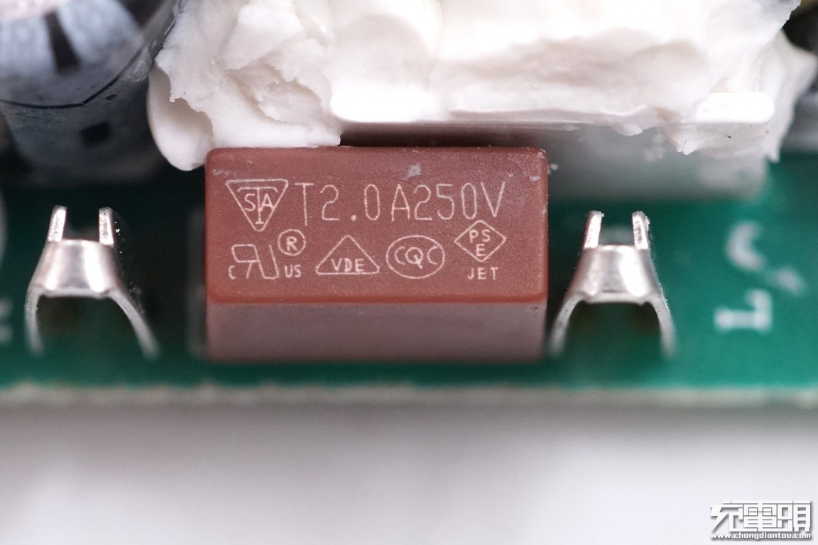 拆解报告:mi小米usb-a口18w快充充电器mdy-08-es(辰阳版)