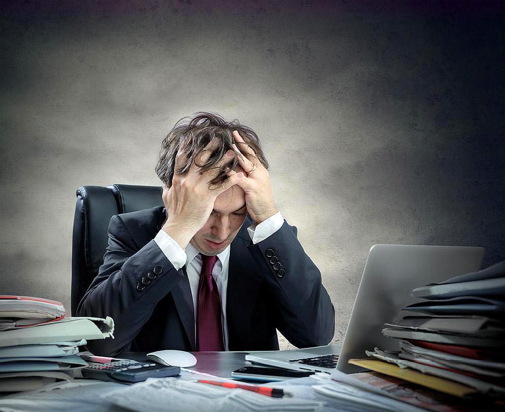 肯定是你心里烦躁,有一些事不顺心会让你心烦气躁,再加上天气的炎热会