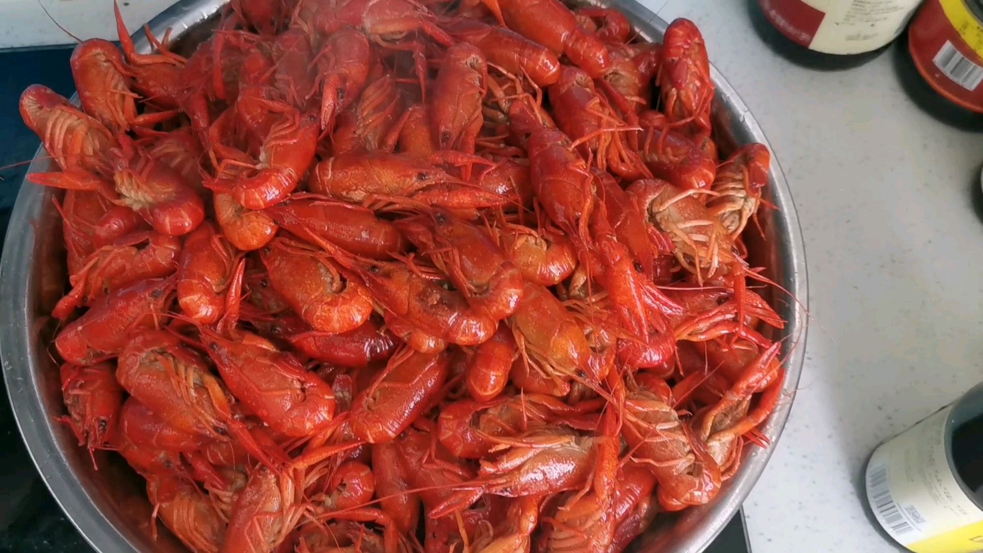 自制肥美小龙虾 满满两大盆 经济又美味