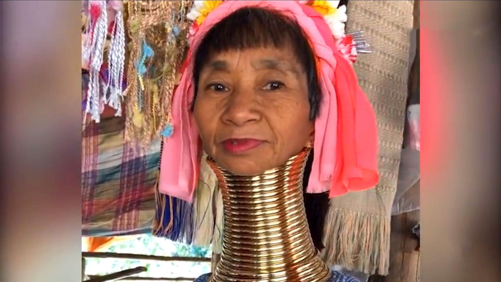 云南长颈族女孩,5岁开始佩戴项圈,终身只能添加不能往下拿