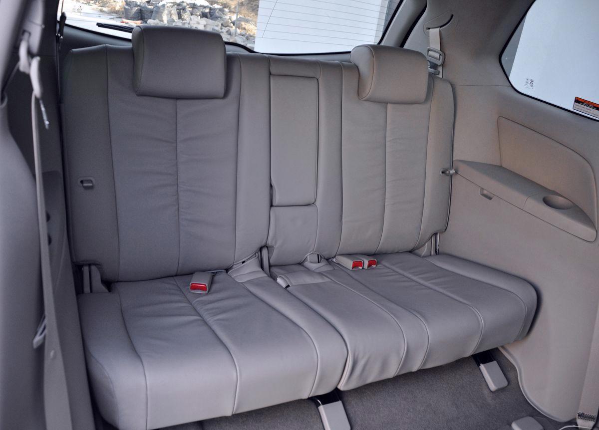 马自达8,比例协调的车身,时尚感与颜值并存