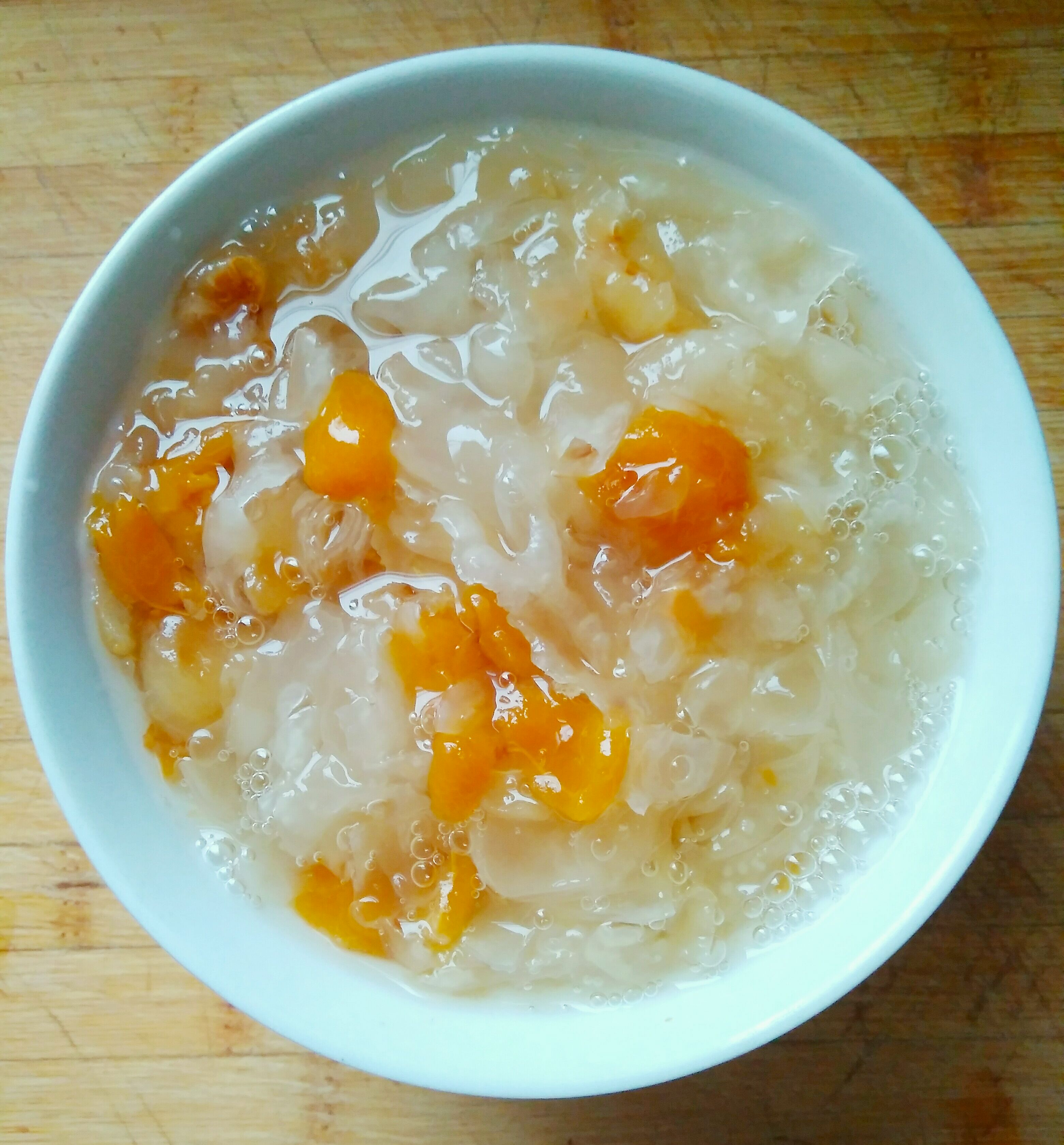 美容养颜枇杷银耳羹