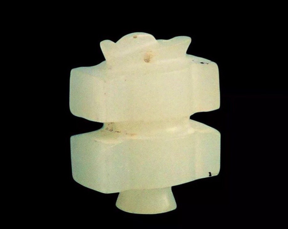 古玉探秘之"玉胜"