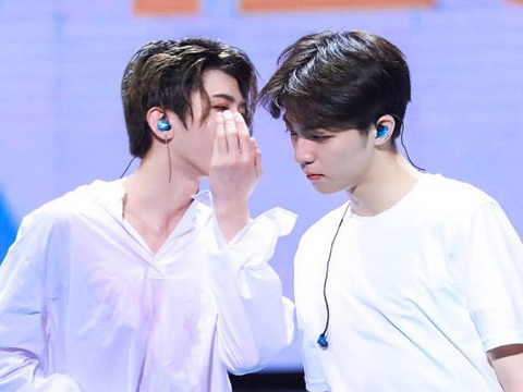 蔡徐坤陈立农友爱合集,网友:您的外卖农家菜已到,请注意签收!