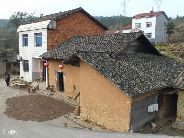 农村旧平房翻新二层加盖阳光房 瞬间看起来高大上的最省钱装修