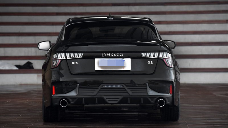 吉利沃尔沃最新技术平台打造,同级配置逆天——实拍领克03