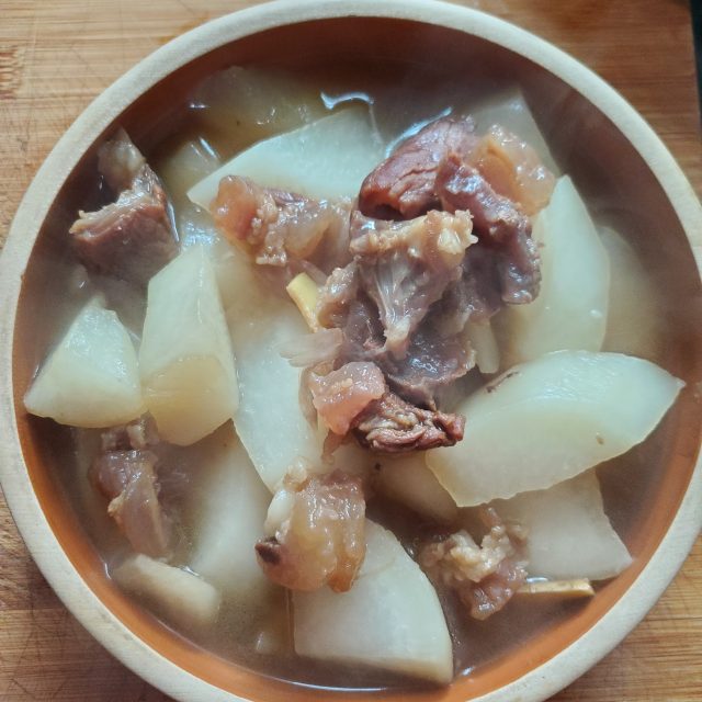 白萝卜焖牛腩,美味极了