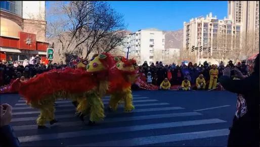 承德下板城大街,万人齐聚热闹非凡!