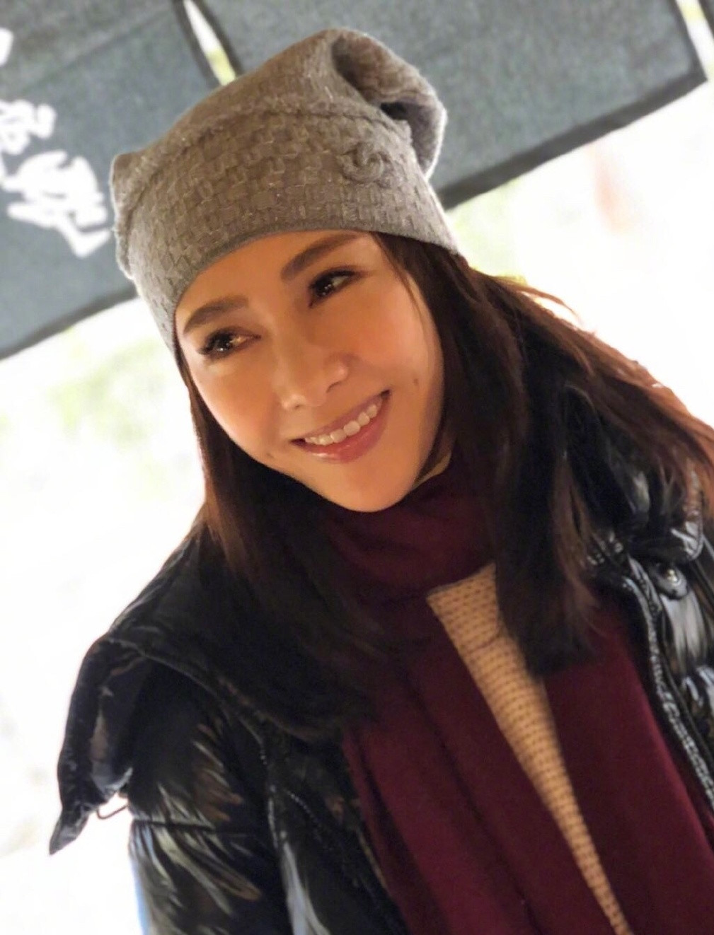 47岁黎姿晒自拍照,素颜出镜依旧美炸屏,你都不会老的吗?