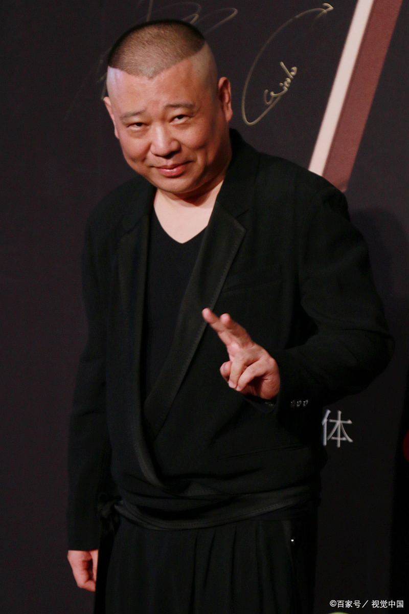 郭麒麟哭上热搜!与郭德纲真实关系,彻底暴露了