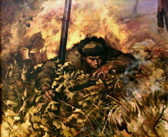 燃烧弹落在他身边,他紧咬牙关任由烈火烧焦皮肉,坚持了30分钟