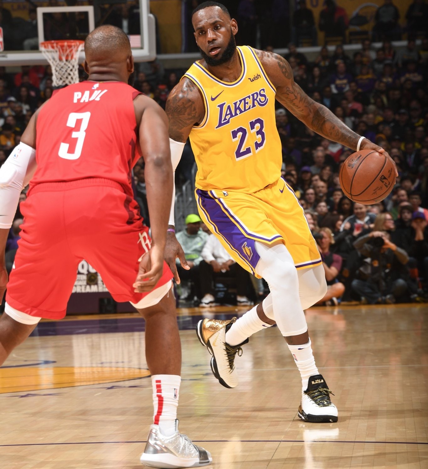 40分钟,29 11 6!"全力詹"先拿火箭祭旗,湖人冲前8还得看他!