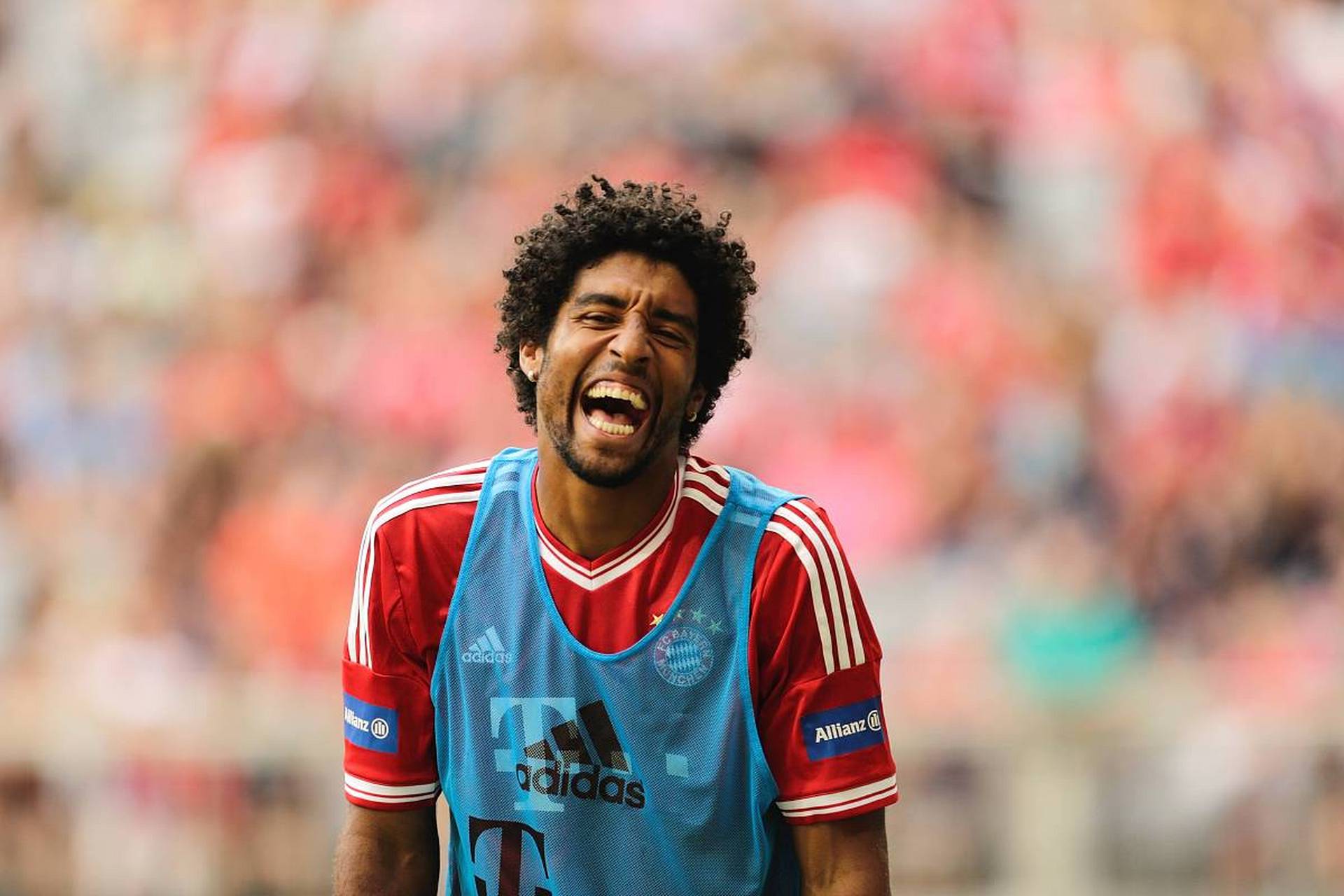 阿兰和特谢拉归化加盟中超和中甲球队引发关注.