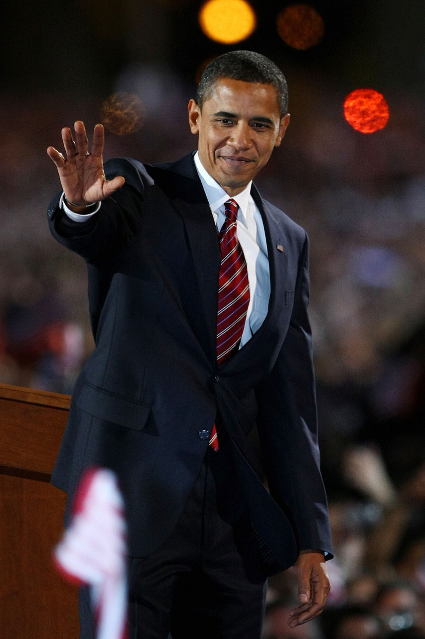 贝拉克·奥巴马,1961年8月4日出生在夏威夷檀香山,父亲是一位来自