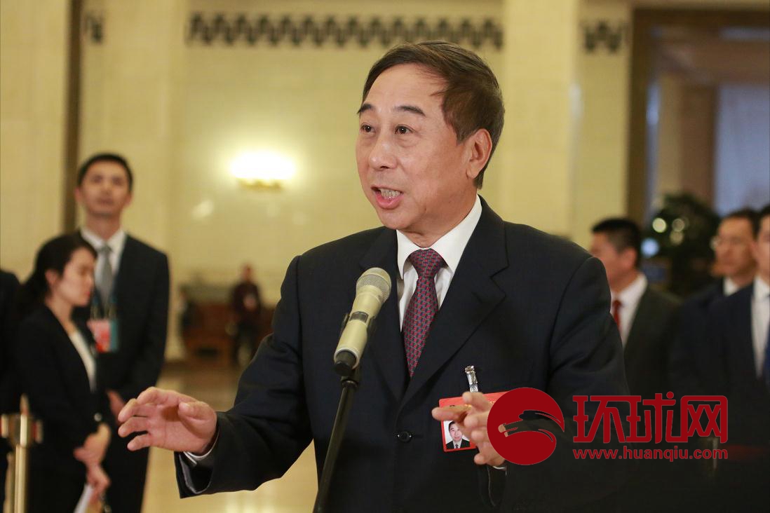 冯巩,姚明等亮相全国政协第二场"委员通道"