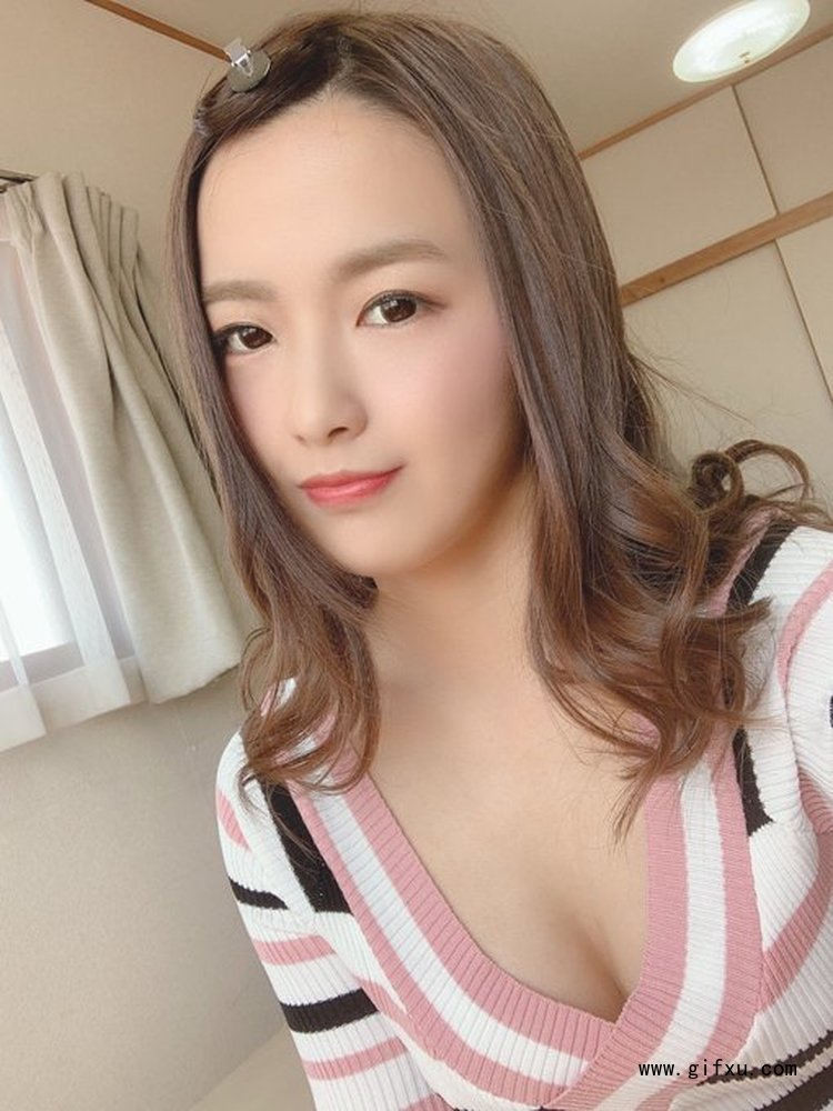 真里 羽田