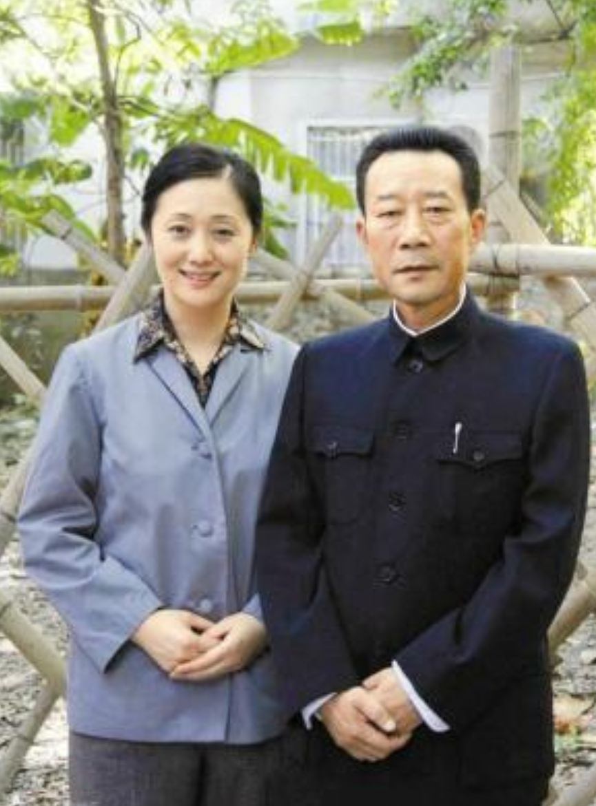 李雪健与于海丹还有一个儿子叫李亘,是北京电影学院导演系的研究生