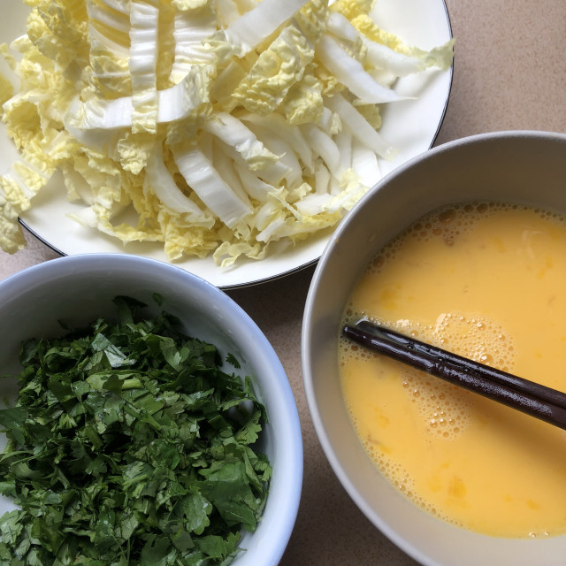 西红柿面疙瘩,用上这个小技巧,面疙瘩大小均匀又入味