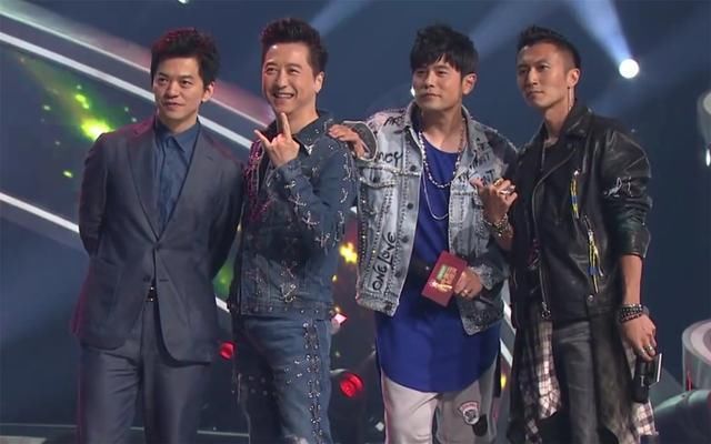 李健想在演唱会上唱等你下课,询问周杰伦意愿,周董回他九个字