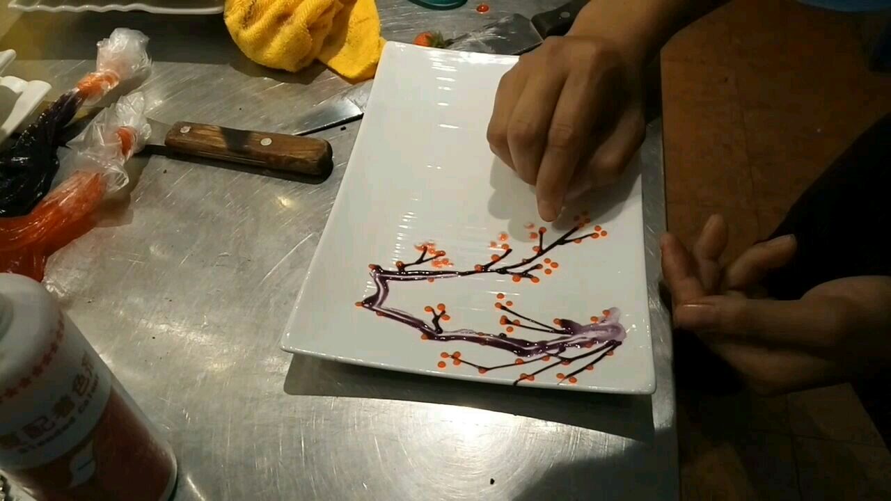 裱花师教你蛋糕要怎么摆盘