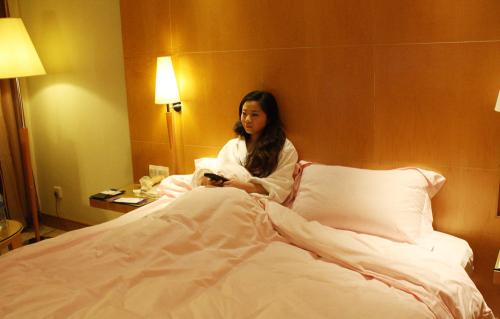 月薪轻松上万的酒店试睡员,为何越来越多人辞职?女经理说出秘密