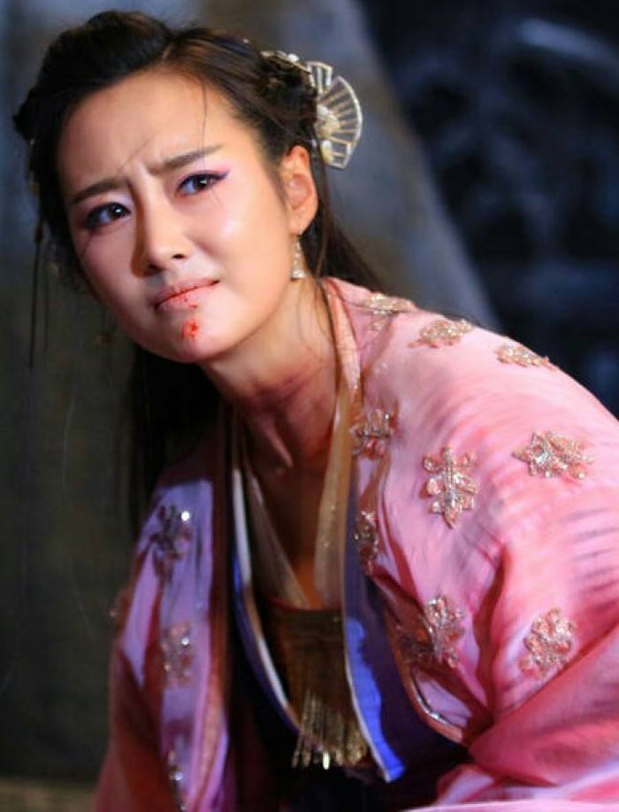 5李纯,这是《花千骨》中李纯饰演的霓漫天是个十足的坏女人,在剧中因