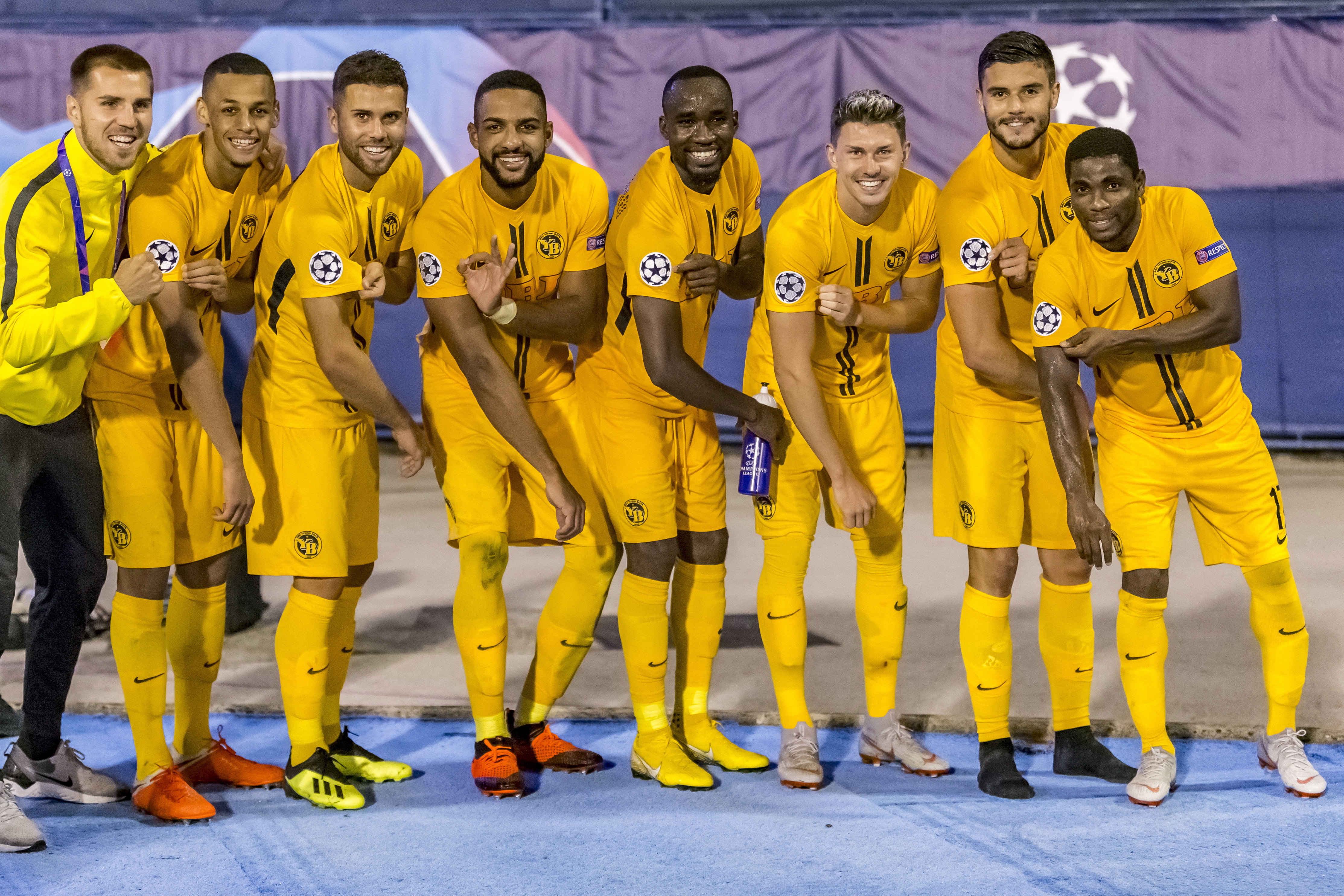 足球——欧冠联赛资格赛附加赛:伯尔尼年轻人晋级正赛(8)