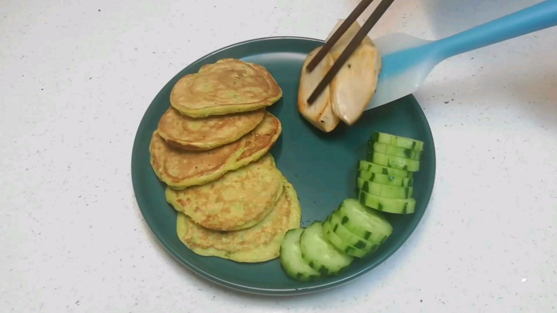 和大宝两个人的减脂早餐,带着孩子减肥,每天变着花样吃,还能瘦