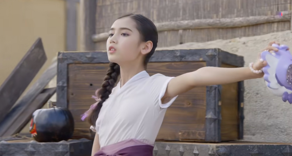 舞法天女:冬羽一个拍桌子手势太霸气了,被这个新疆小姐姐圈粉了