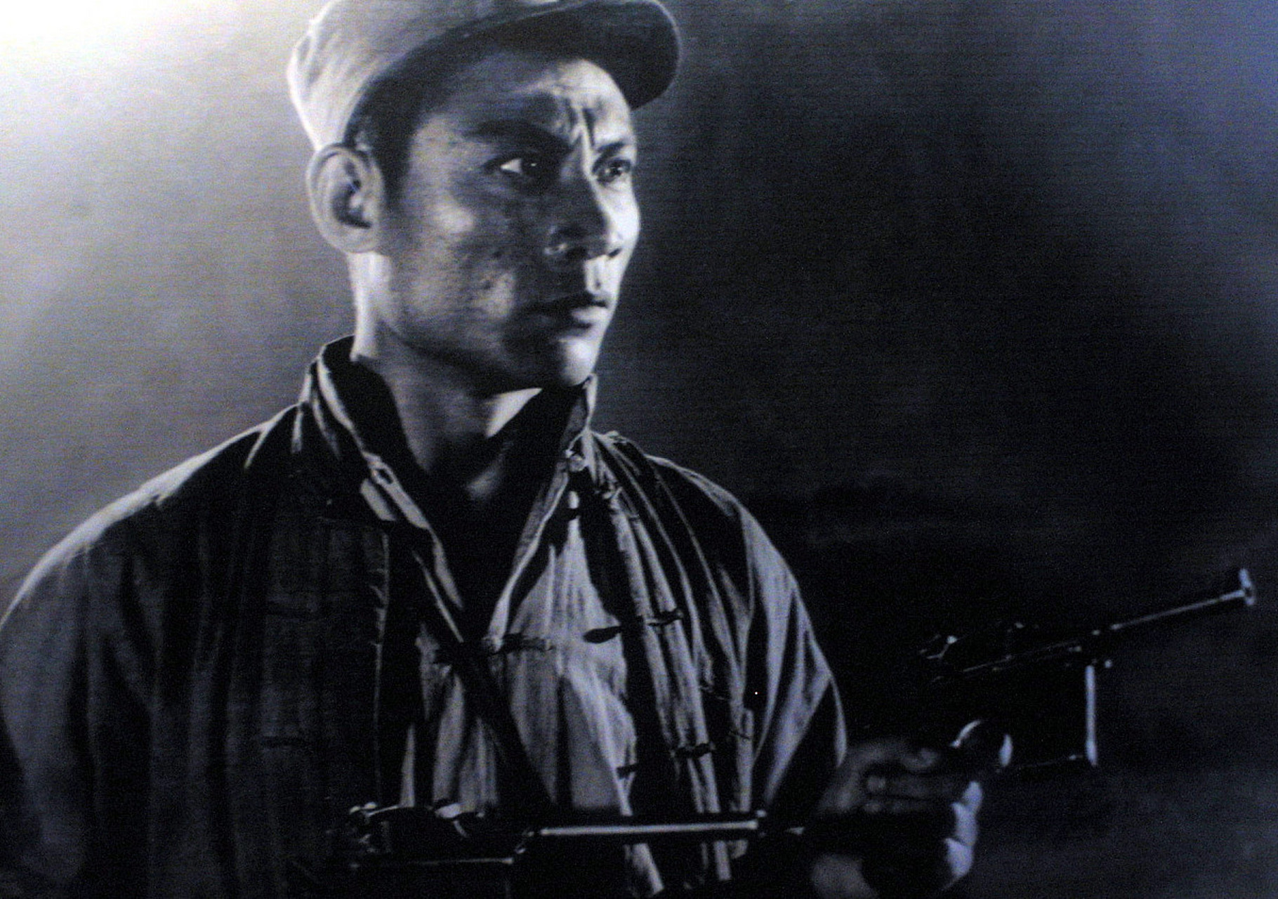 《平原游击队》 导演:苏里,武兆堤主演:郭振清,方化 1943年,华北抗日