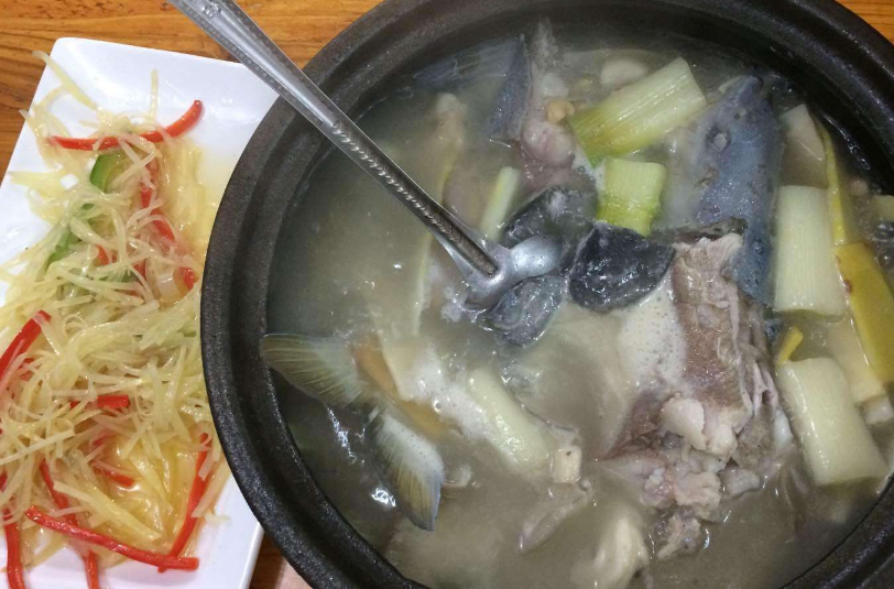 砂锅雅鱼:鲜香可口,乳白细嫩,一道家常美味菜肴