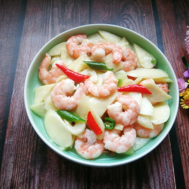 茭白炒虾仁,一起做想不到这么好吃,看着就馋人,真香