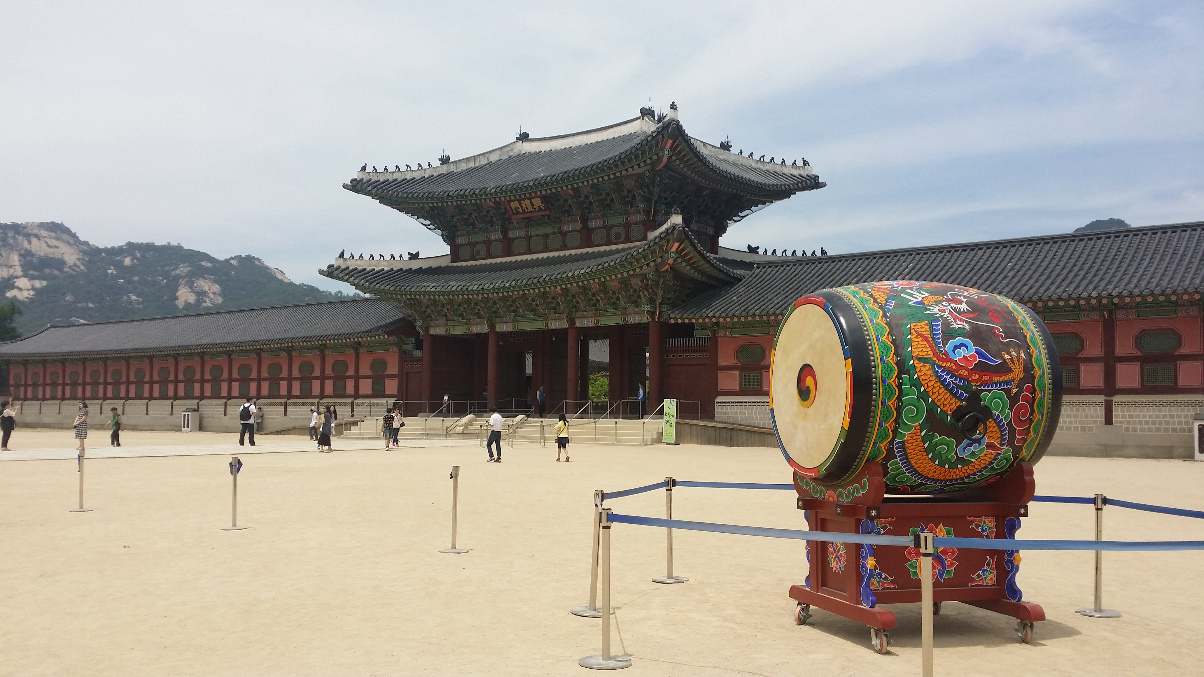 韩国著名景点,是韩国首尔规模最大,最古老的宫殿之一