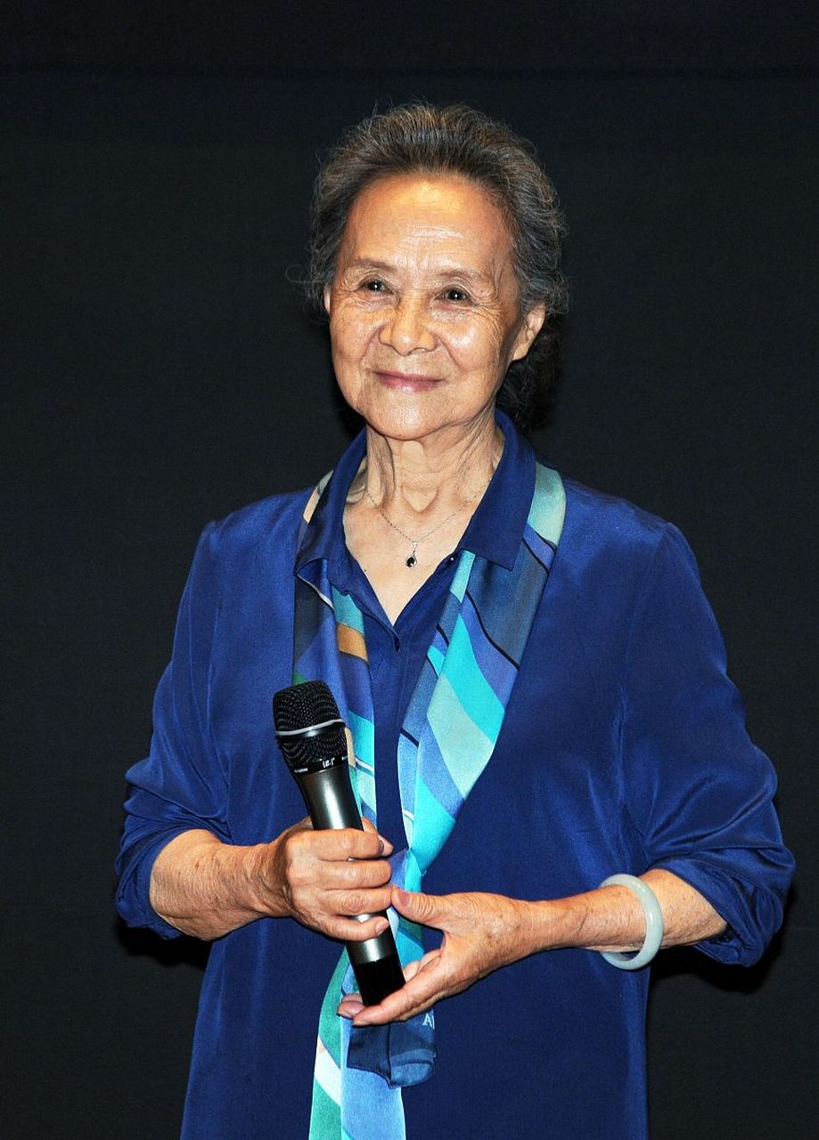 国民奶奶演员吴彦姝,已经84岁了,她依旧保持着优雅的风姿,岁月不败美