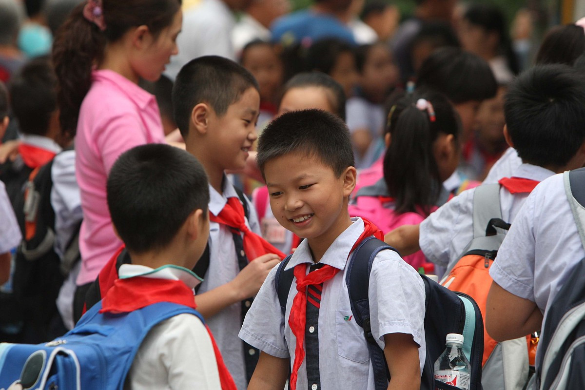 孩子自我保护意识,鼓励表达,建立良好人际关系,加强家庭教育,学校和
