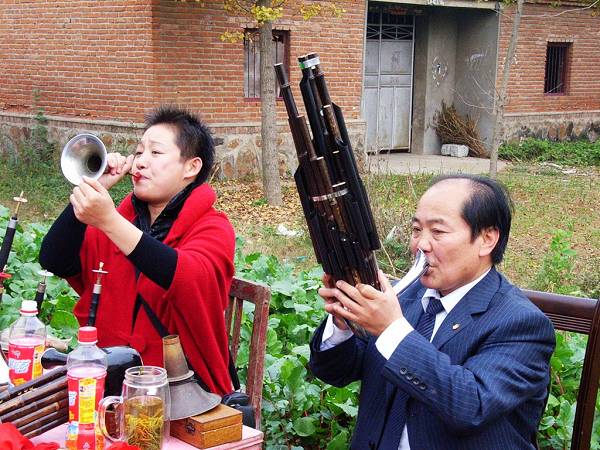 农村红白喜事传统习俗唢呐班,如今的年轻人很少有人学习这手艺了