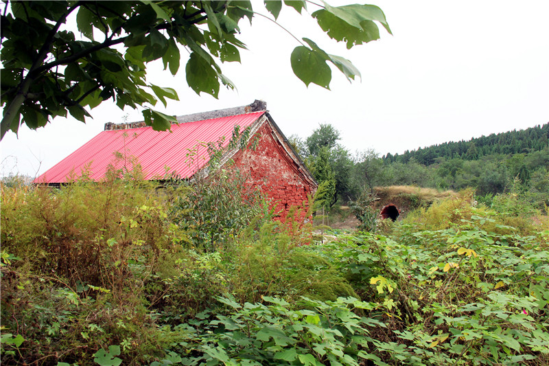 平陰縣玫瑰鎮:有一座建於明代的泰山行宮,香火已沿襲傳承數百年