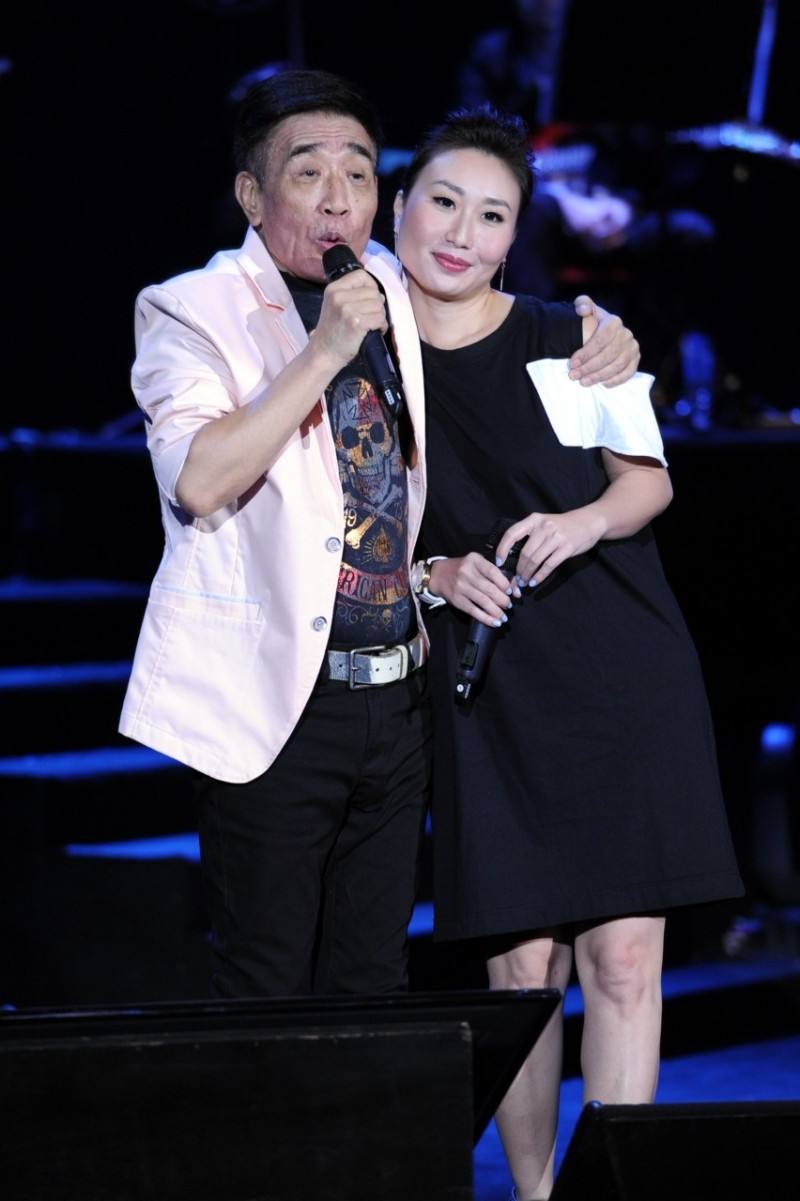 张帝娶好友小33岁女儿结婚十年,自曝患病,已为妻子想好退路