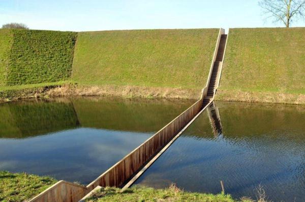 荷兰摩西桥,全身木制在水中300多年完好无损,被称世界一大奇观