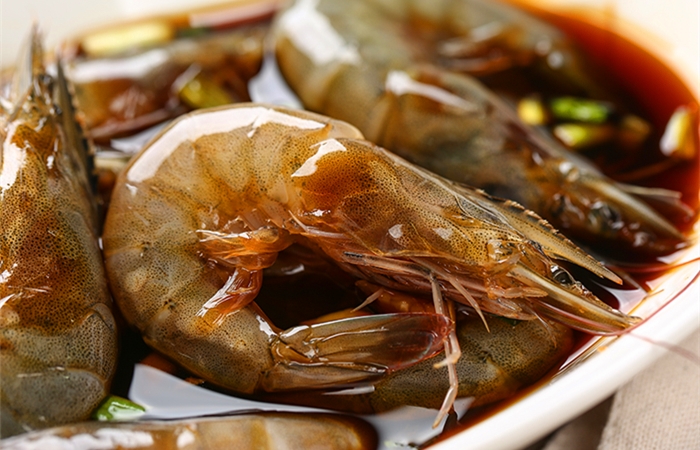 大厨教你做醉虾,口感鲜嫩爽滑,酒香回味无穷,料汁比例要收藏