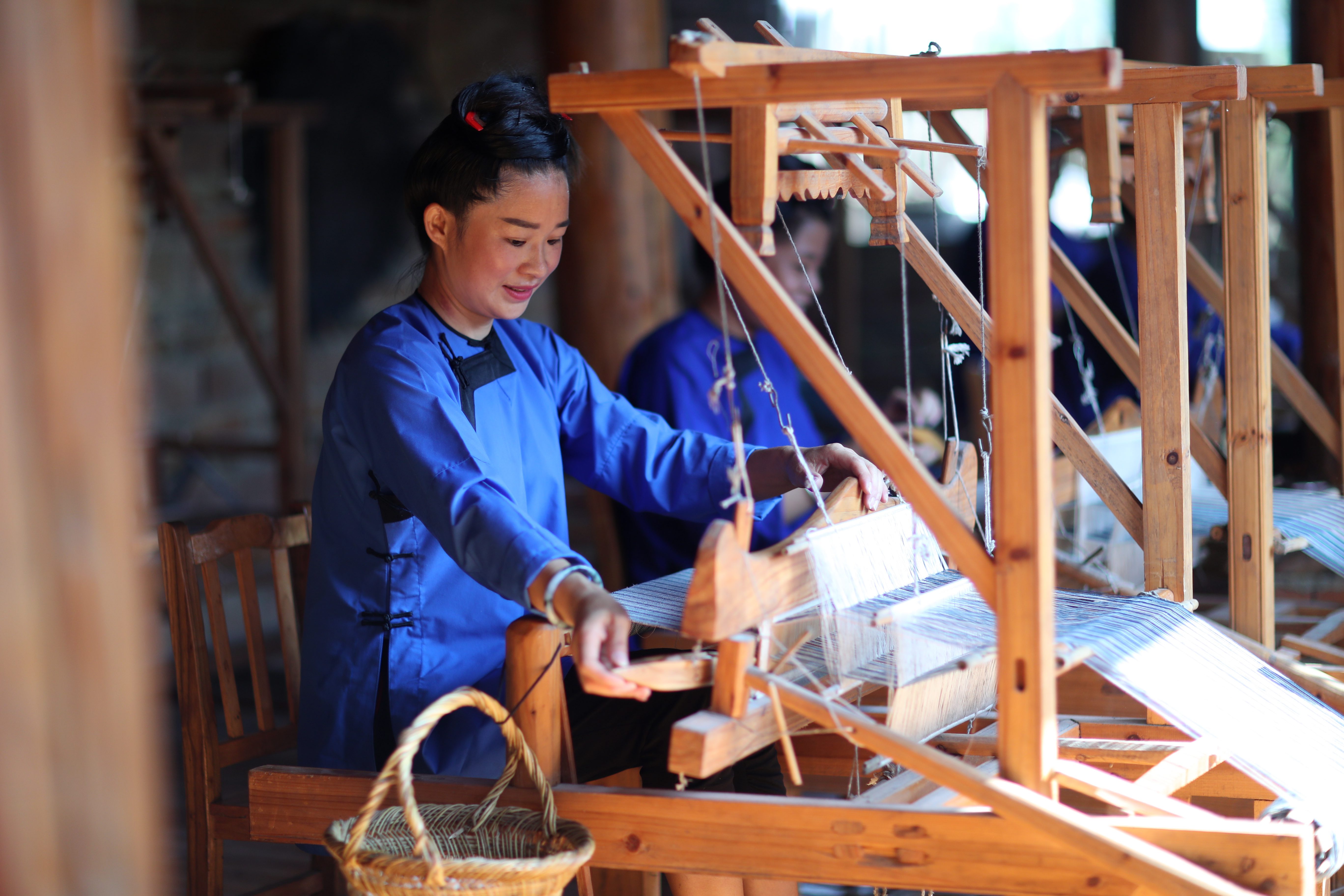 贵州榕江:多彩侗族土布 织出美好生活(1)